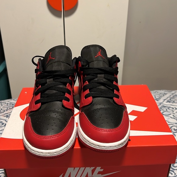 Air Jordan 1 Low - Picture 3 of 5